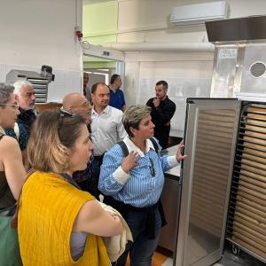 6c4c1c04 E74b 4c49 9868 631ddbdf08e1